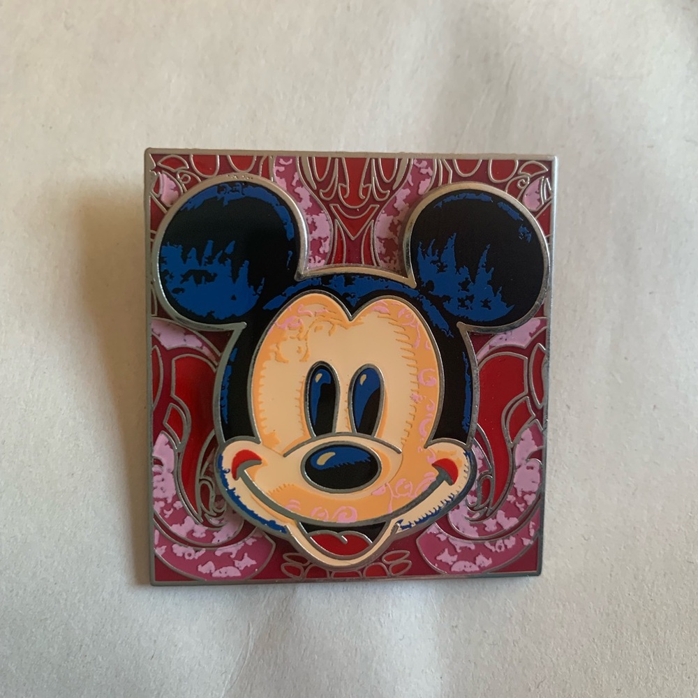 Disney Mickey Pin Limited Edition